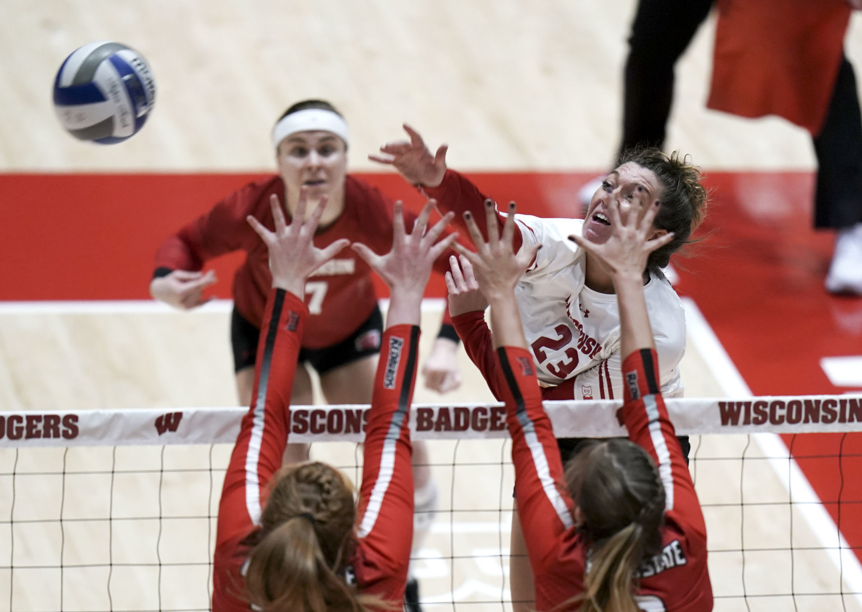 Badgers 3, Illinois State 0